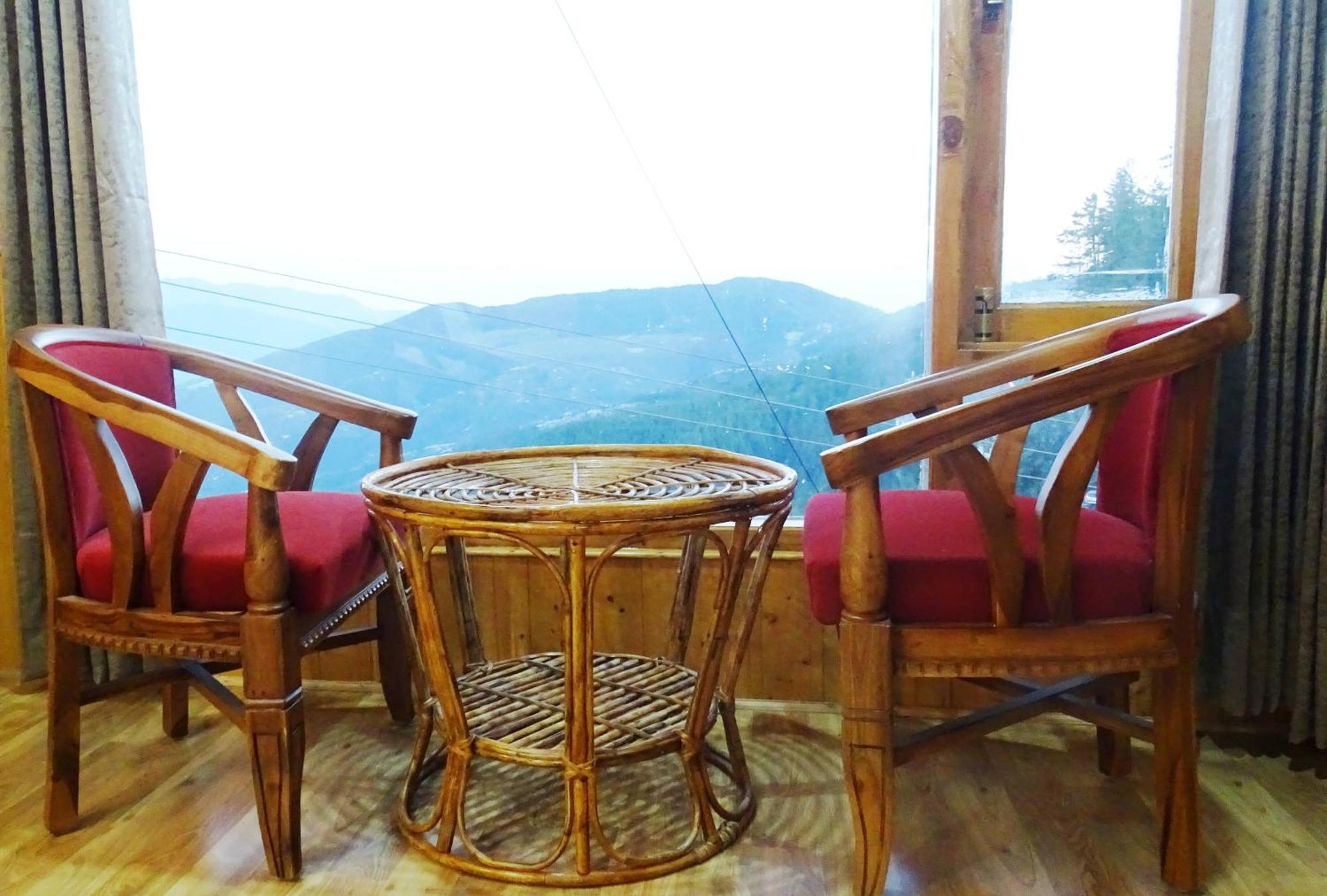 Humble Holiday Inn Kufri Simla Buitenkant foto