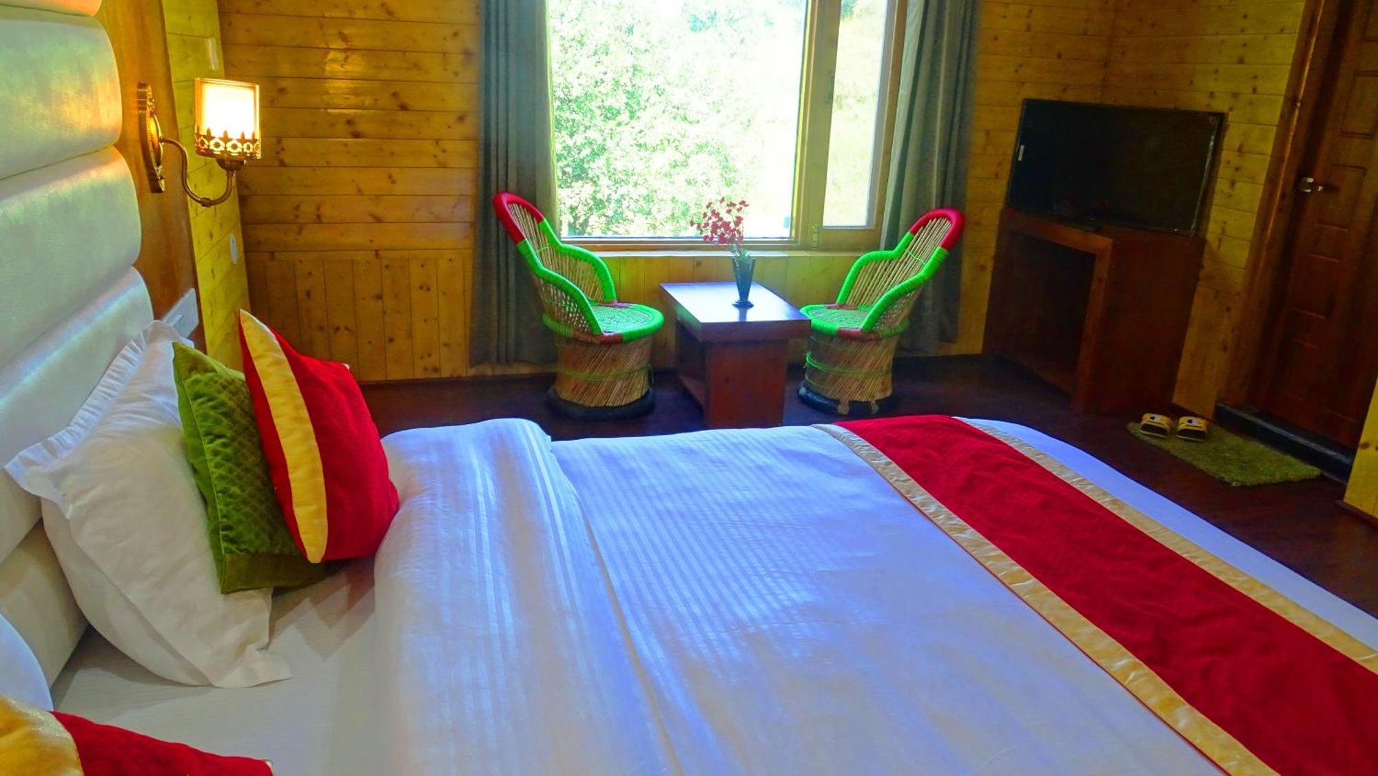 Humble Holiday Inn Kufri Simla Buitenkant foto
